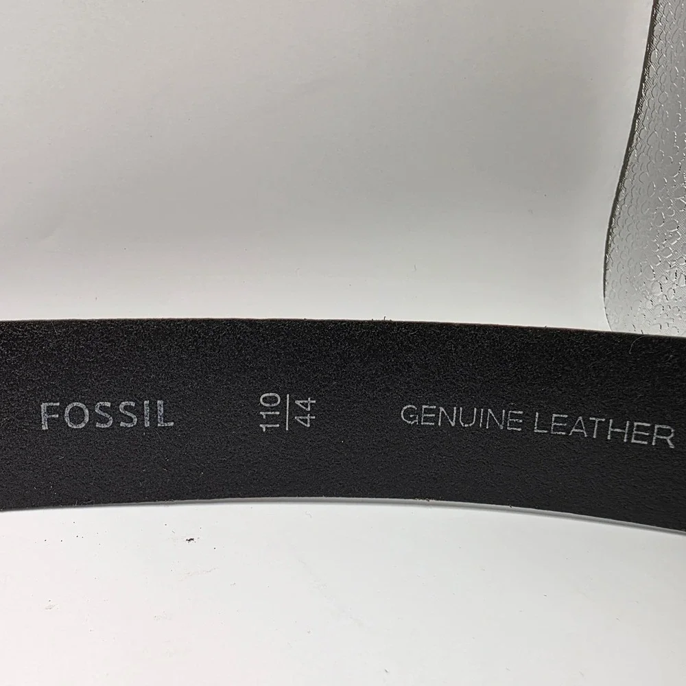 Fossil Mens Black Genuine Leather Belt Silver Buckle Size 44 MB125300144